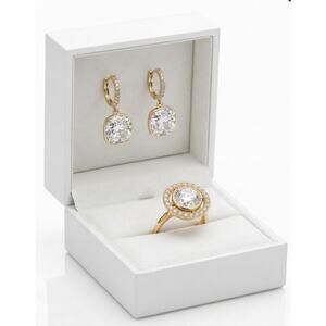 Women’s Swarovski Earrings and Ring Set Size 7